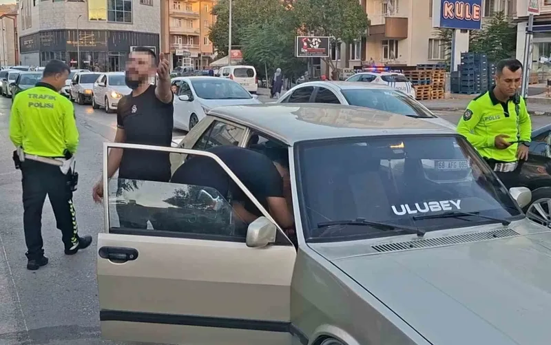 Kovalamacayla yakalanıp gazetecilere 