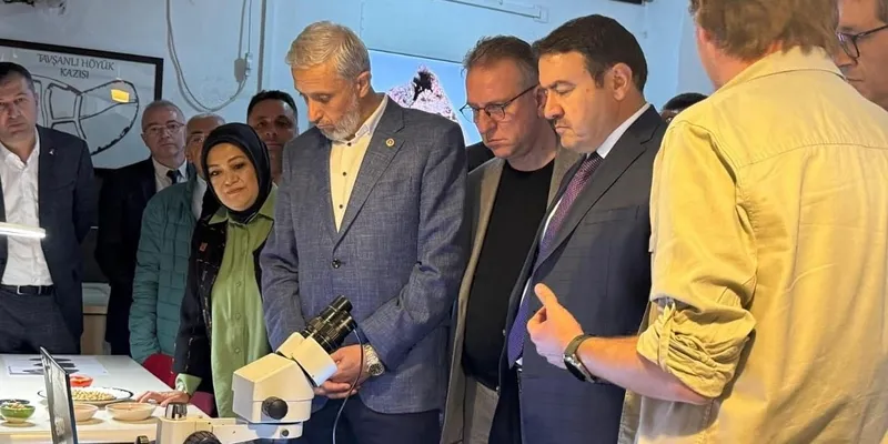 Milletvekili Demir ve Vali Işın’dan Tavşanlı Höyük kazı alanında inceleme
