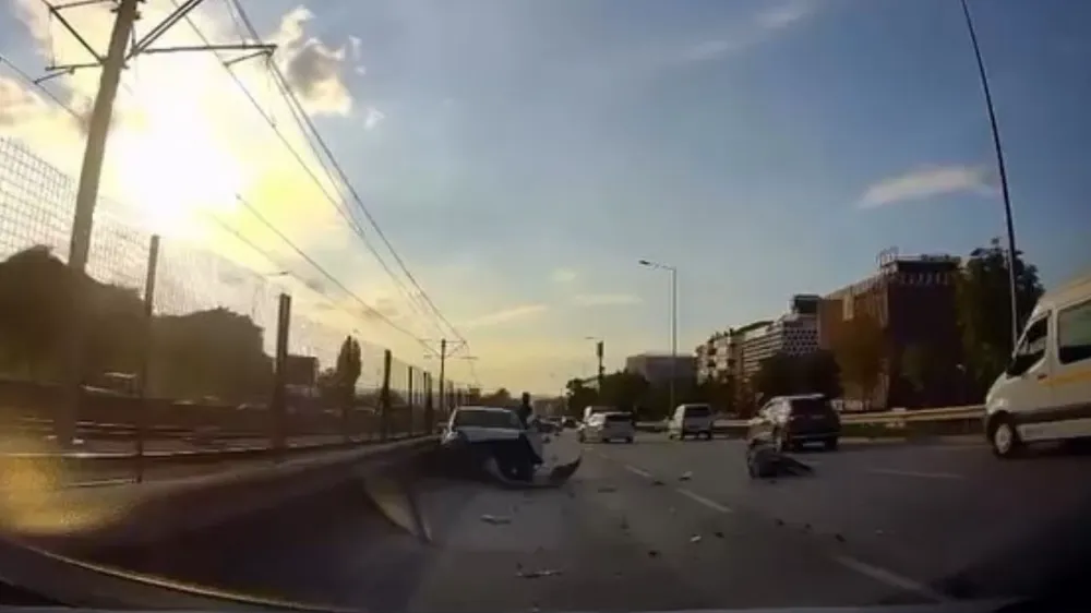 Bursa’da akıl almaz kaza: 5 araç hurdaya döndü