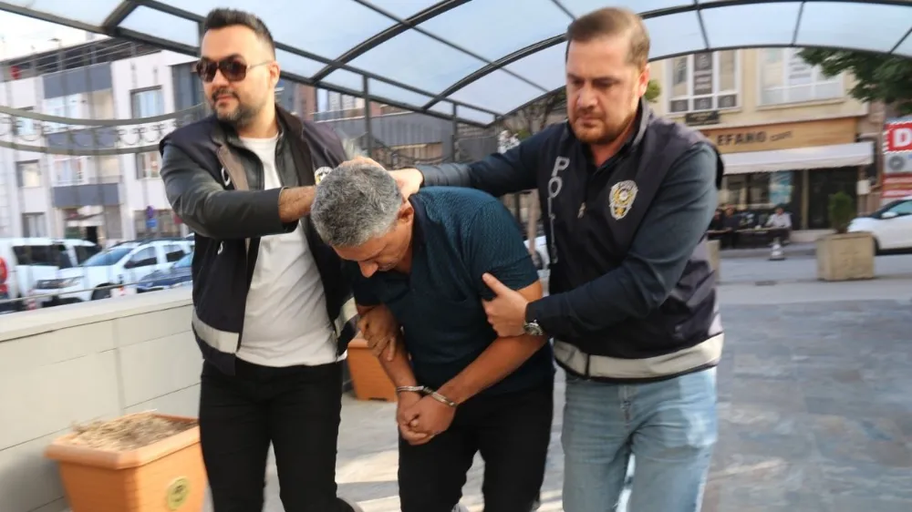 Markette oğlunu tekmeleyen baba gözaltına alındı: 