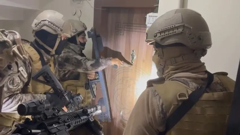 İstanbul merkezli 4 ilde suç örgütüne operasyon: 32 gözaltı
