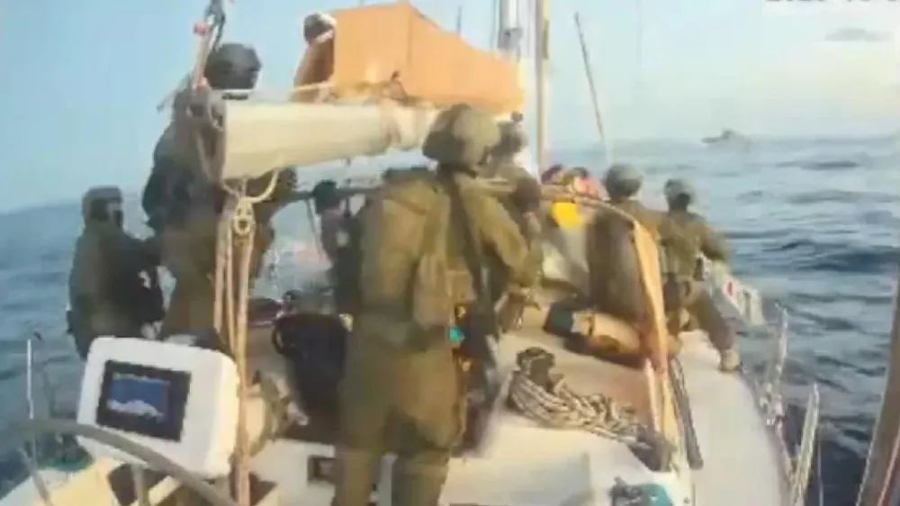  İsrail güçleri, Küresel Sumud Filosu’na baskın düzenledi: Silahlarla gemilere çıktılar