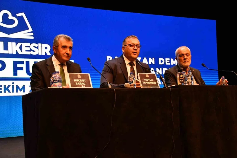 Balıkesir Kitap Fuarı’nda medya, siyaset ve edebiyat rüzgârı esti
