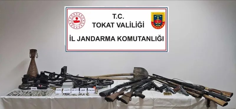 Tokat’ta tarihi eser kaçakçısı suçüstü yakalandı
