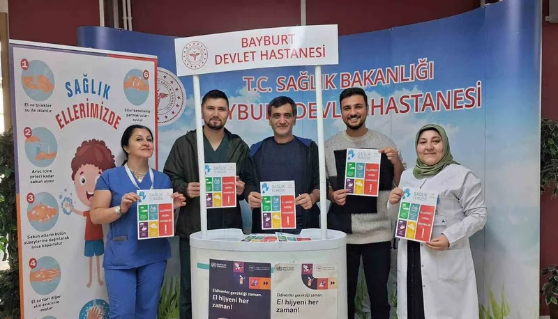 Sağlık çalışanları tarafından el hijyeninin önemi anlatıldı
