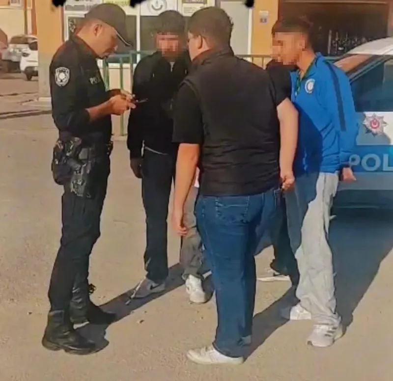 Okul çevresinde ‘Huzur’ uygulaması: 1 aranan şahıs yakalandı
