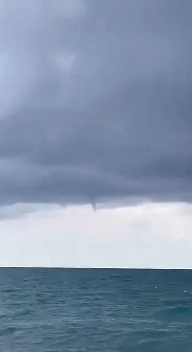 Alanya’da denizde hortum çıktı
