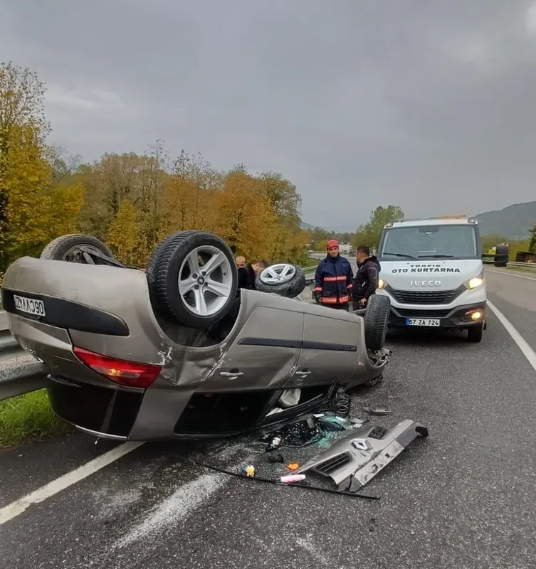 Yağışlı hava kazaya neden oldu 2 yaralı
