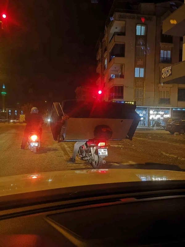 Motosikletle koltuk taşıyan yabancı uyruklu sürücü cezadan kaçamadı
