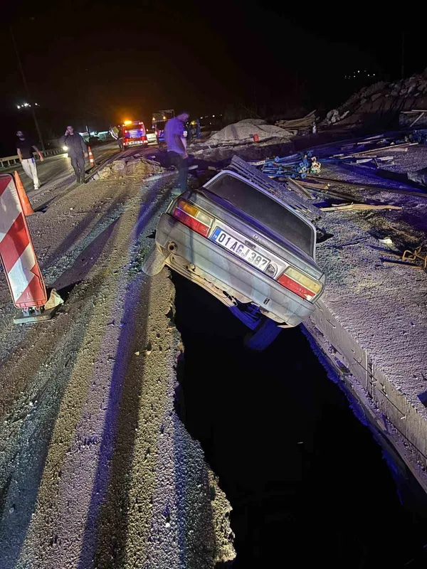 Osmaniye’de iki otomobil 1 saat arayla aynı çukura düştü: 1 kişi yaralandı
