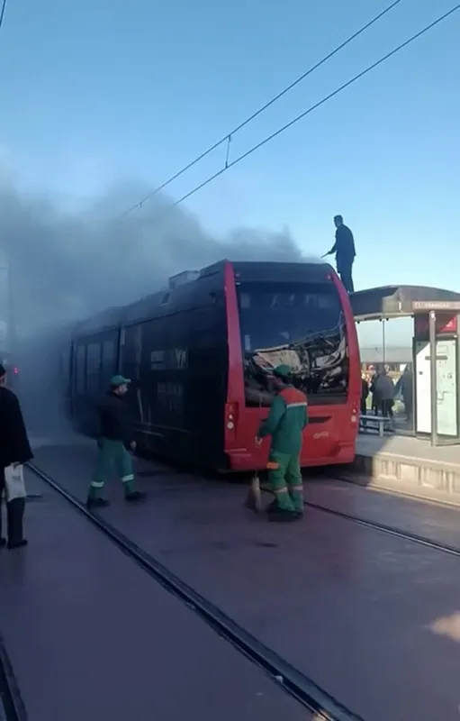 Bursa’da İpek Böceği tramvayında yangın paniği
