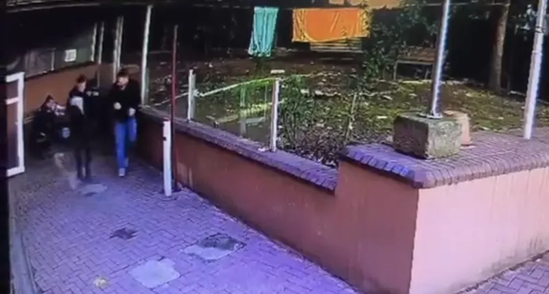 Bursa’da itfaiye personeli ölümden döndü: Balkondan atılan kola şişesi patladı
