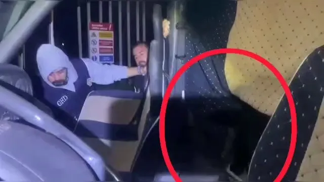 Polisin ’kimse var mı’ sorusunun yanıtsız kaldığı kamyondan 31 kaçak göçmen çıktı
