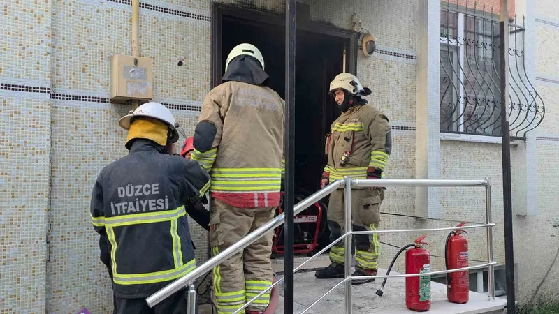 Düzce’de sabah saatlerinde korkutan yangın
