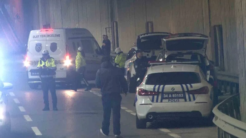 Beşiktaş’ta alt geçitte kontrolden çıkan motosiklet kaza yaptı: 1 ölü, 1 yaralı
