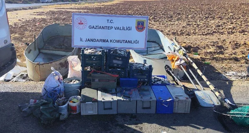 Ağ ile avlanma yasağına uymayan 2 şahıs suçüstü yakalandı
