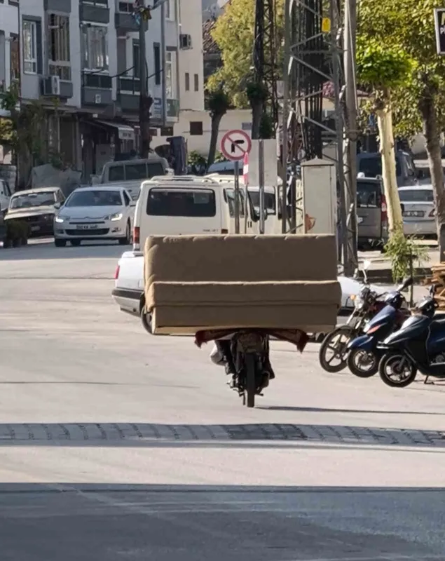 Tokat’ta koltuk taşıyan motosiklet sürücüsüne ceza
