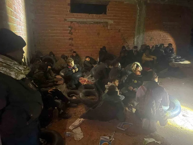 Metruk binadan 29 kaçak göçmen çıktı
