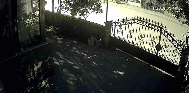 4.5 büyüklüğündeki deprem kamerada
