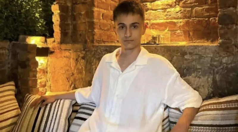 Motosiklet kazasında hayatını kaybeden 19 yaşındaki genç toprağa verildi
