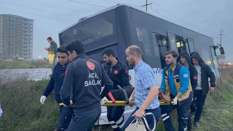 Tekirdağ’da belediye halk otobüsü tarlaya girdi: 2 yaralı
