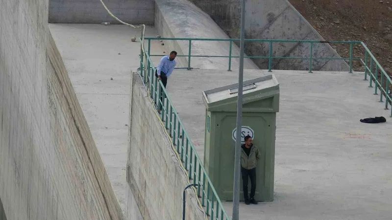 Malatya’da intihar girişimini polis engelledi

