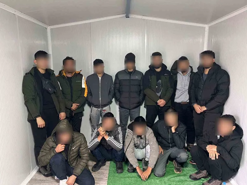Tekirdağ’da göçmen kaçakçılığı operasyonu: 5 kişi tutuklandı, 19 göçmen yakalandı
