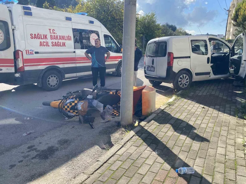 Bursa’da eğitim pistinde feci kaza...Ehliyetsiz genç kuryeye çarptı
