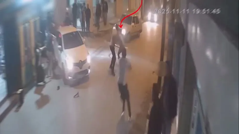 İzmir’de cinayetle biten aile kavgasının görüntüleri ortaya çıktı
