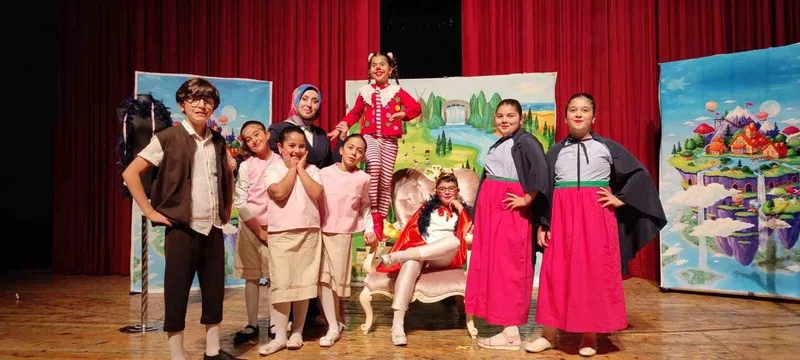 Sorgun Belediyesi Tiyatro Topluluğu İç Anadolu turnesinde 5 bin seyirciyle buluştu
