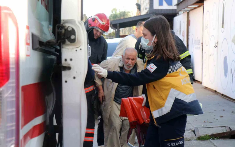 Facianın eşiğinden dönüldü: Engelli aileyi komşuları kurtardı

