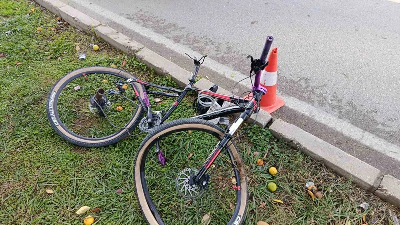 Bisikletli çocuğa çarparak ölümüne sebep olan sürücü polise teslim oldu
