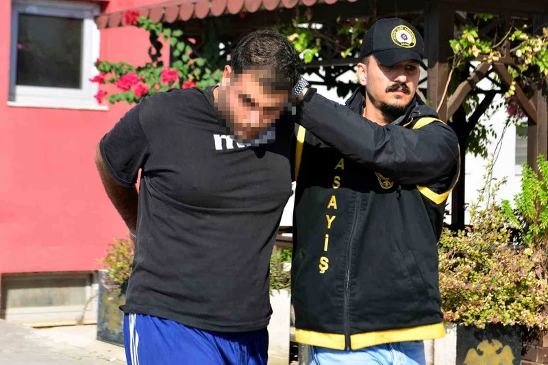 Kardeşinin yasak ilişki yaşadığı şahsı iç çamaşırı ile kaçarken öldürdü
