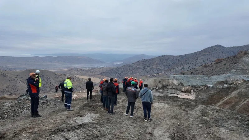 Sivas’ta maden ocağında göçük: 1 işçiyi kurtarma çalışması devam edecek
