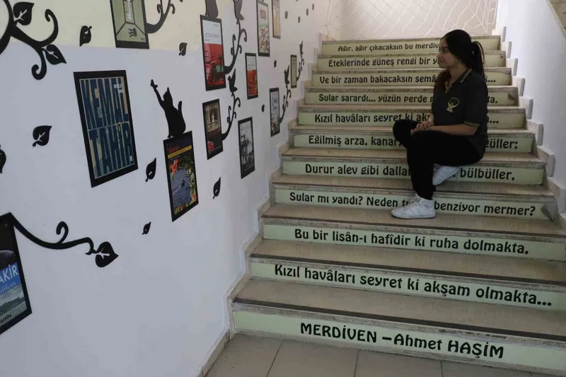 ‘Edebiyat koridoru’ öğrencilere ilham oldu
