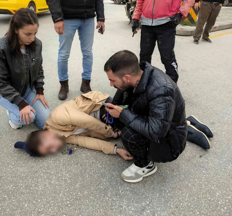 Aniden yere yığılan şeker hastası genç korkuttu
