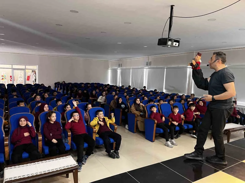 Taraklı’da ‘Çok Bilmiş İbiş’ gösterisi büyük ilgi gördü
