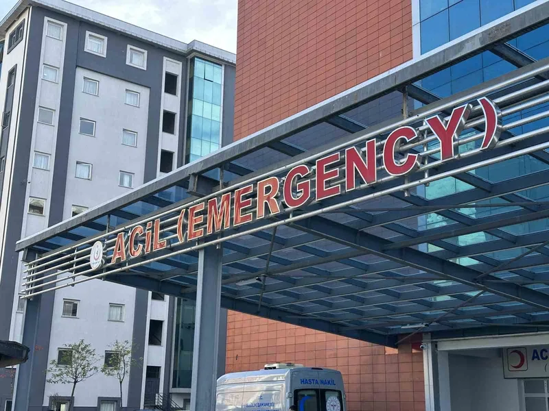 Rize’de 40 öğrenci yedikleri yemekten zehirlenerek hastaneye kaldırıldı
