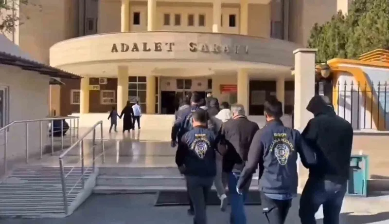 Şanlıurfa merkezli dolandırıcılık operasyonu: 5 tutuklama
