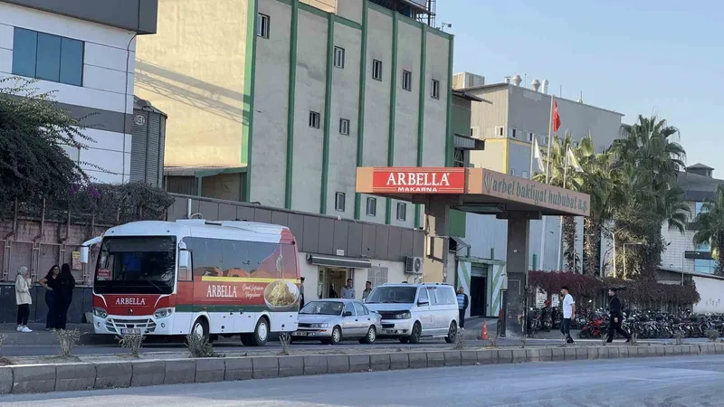 Mersin’deki makarna fabrikasında zirai ilaç zehirlenmesi: 11 işçi hastaneye kaldırıldı
