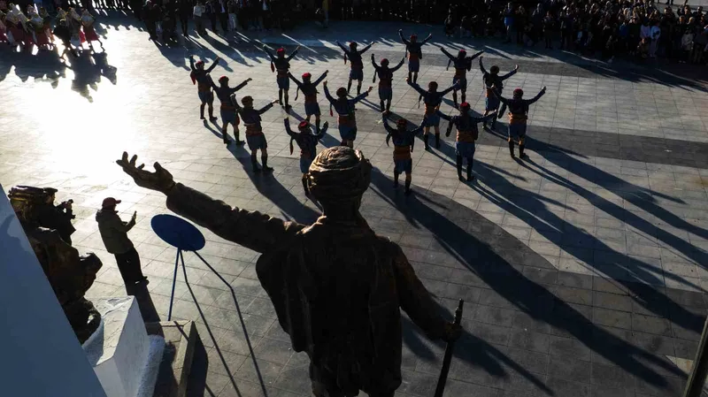 Manisa’da 100 öğretmen 