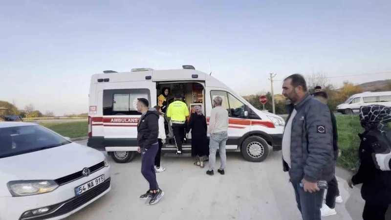 Otomobil ile motosiklet çapıştı: 2 yaralı
