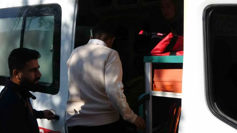 Bıçaklı şahıs sokakta karşılaştığı 2 çocuğu yaraladı
