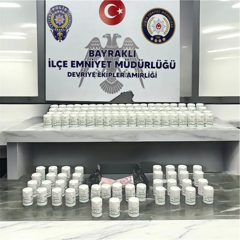 İzmir’de uyuşturucu operasyonu: 3 gözaltı
