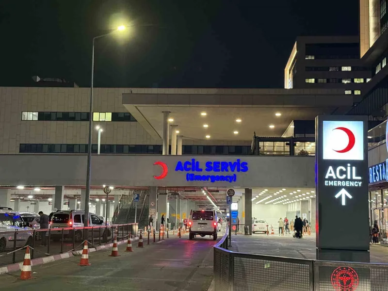 Başakşehir’de okuldaki gıda zehirlenmesi iddiasıyla ilgili kantinci çift gözaltına alındı
