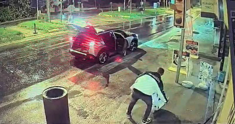 Arabadaki hesap varile uymadı: Çalmak istedi, bagaja sığdıramadı
