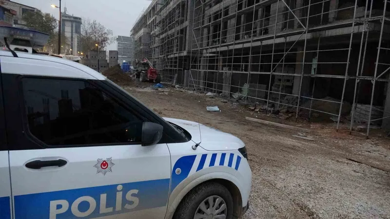 Spiral makinesiyle elini kesen işçi yaralandı
