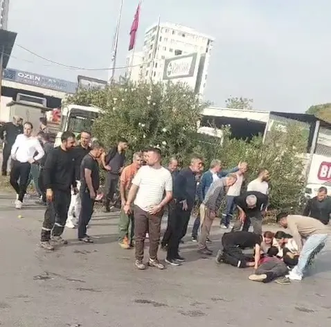 Motosiklet ile otomobil çarpıştı: 1 ağır yaralı
