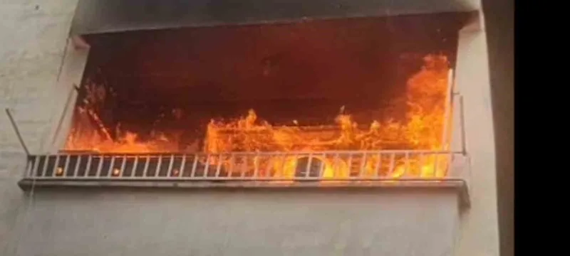 Şanlıurfa’da korkutan yangın: Apartman dairesi alev alev yandı
