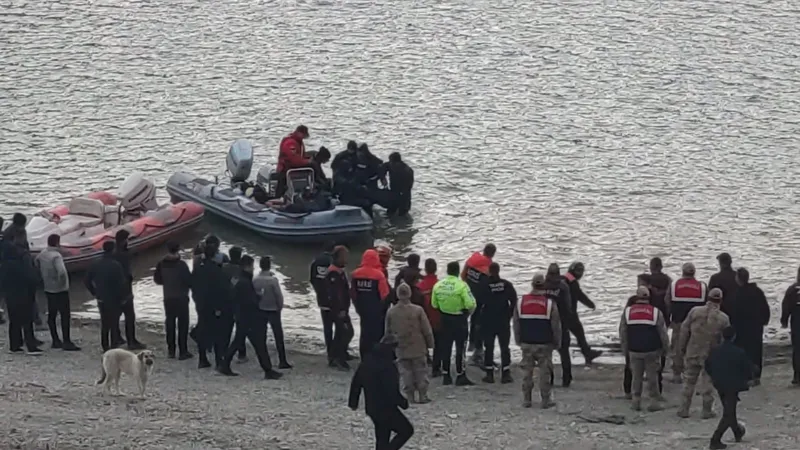 Otomobilin uçtuğu barajda kaybolan gencin cansız bedeni bulundu
